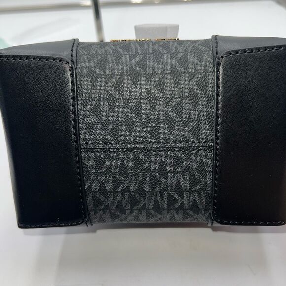 Michael Kors Mercer Small Drawstring Bucket Bag - Picture 11 of 15